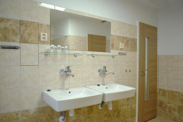 3a1c62fd4fb92e70b34f1c8e1d95cf2079c147mv2